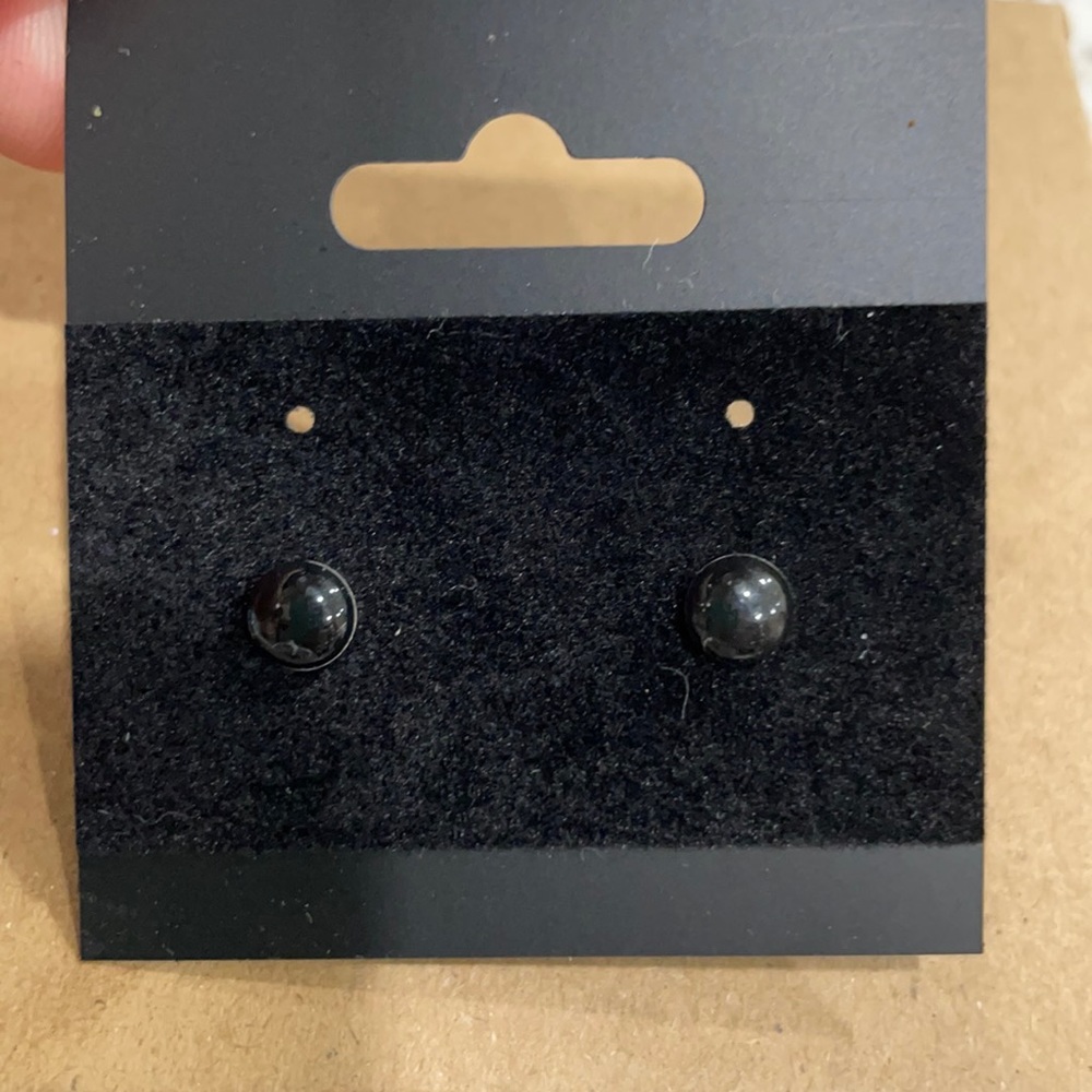 Black circle stud earrings